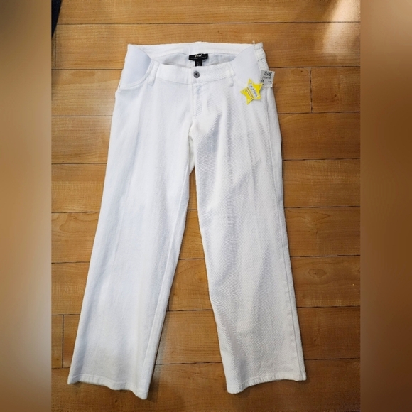 MATERNITY NEW W TAGLED Luxe Essentials Denim McKenzie Crop Straight White Jeans - Picture 1 of 5